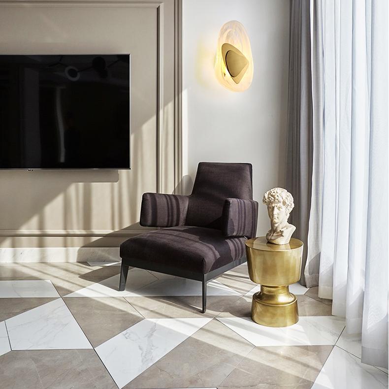 Modern Nordic Wall Light with Crystal Glass Shade – LED Ambient Wall Lamp