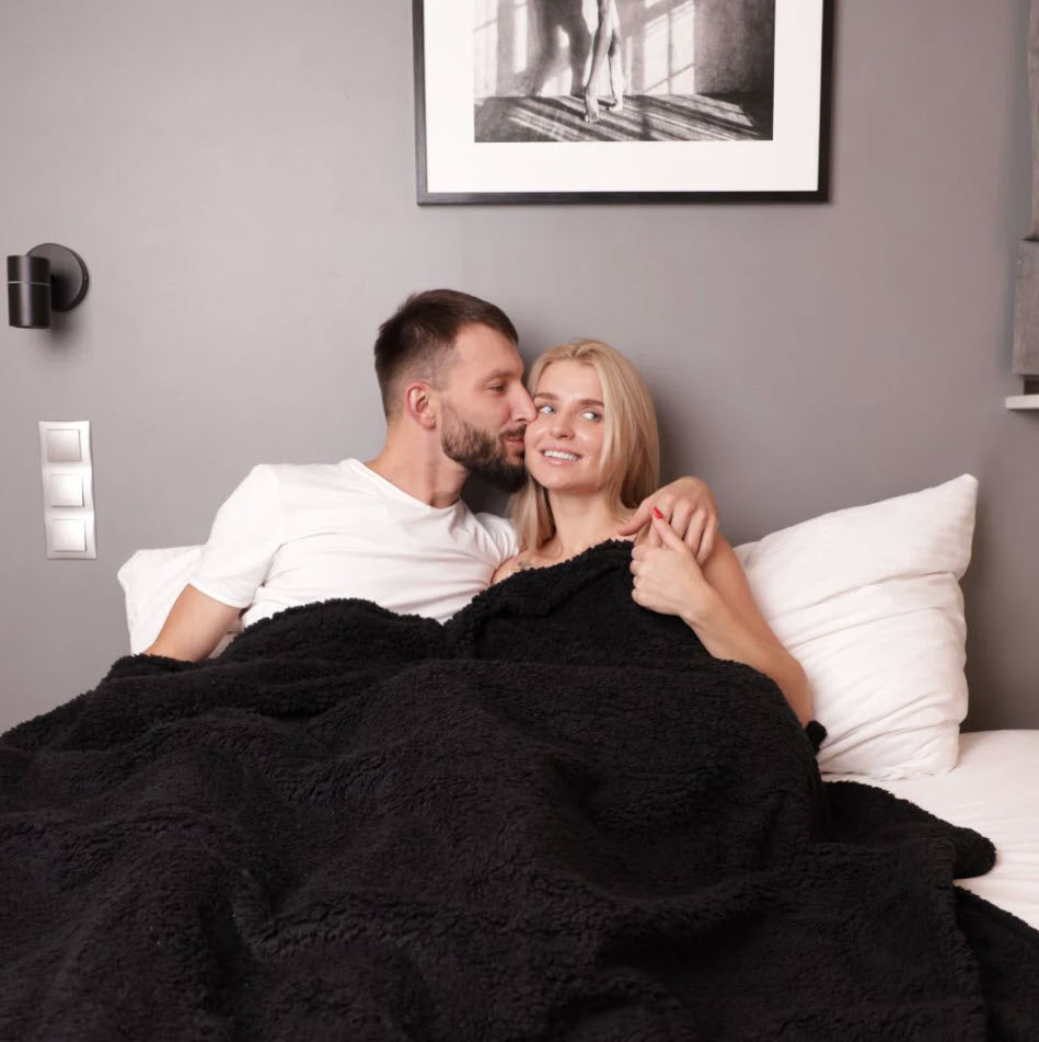Bed Blanket | Plush Fleece & Waterproof Lining | Soft Texture | Couples Retreat