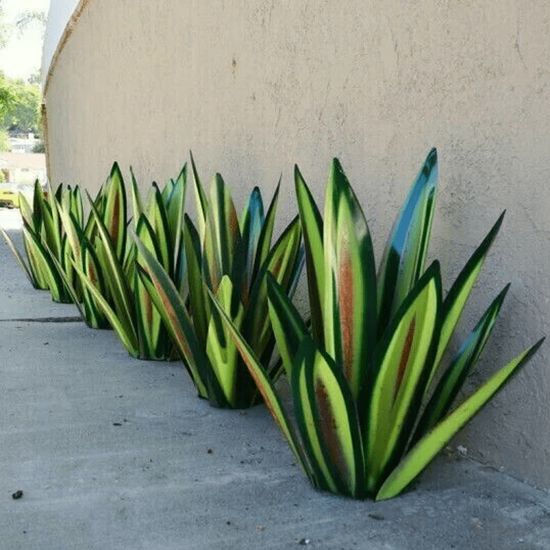 Handmade Solar Agave Garden Sculpture Lamp – Rustic Outdoor Waterproof Light
