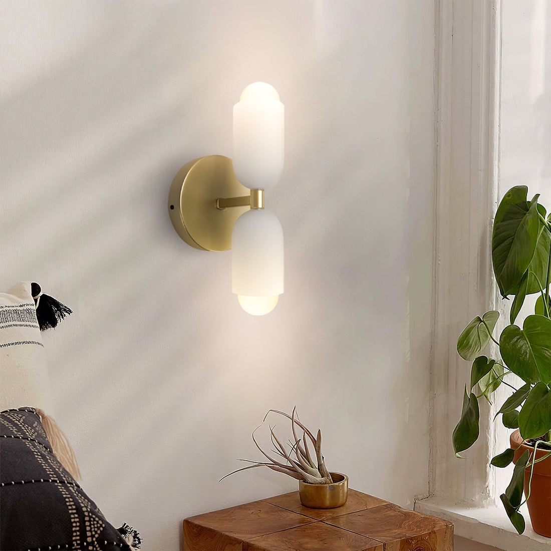 Modern Double Wall Light with Cylindrical Shades – Sleek Metal Sconce for Indoor Use