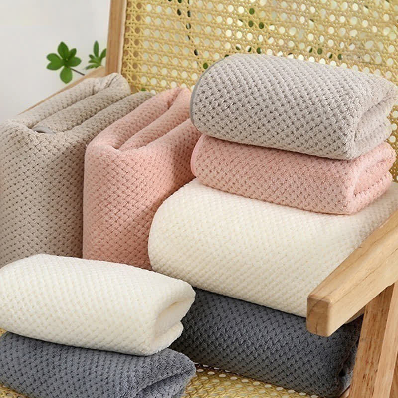 Bath Towel | Soft Fabric | Textured Surface & Rounded Corners | Bathroom Essential