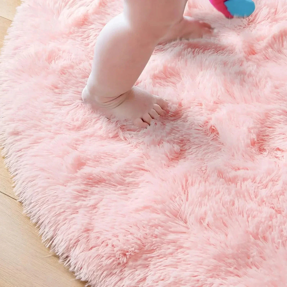 Plush Shaggy Round Rug with Memory Foam & Non-Slip Backing for Cozy Living Spaces