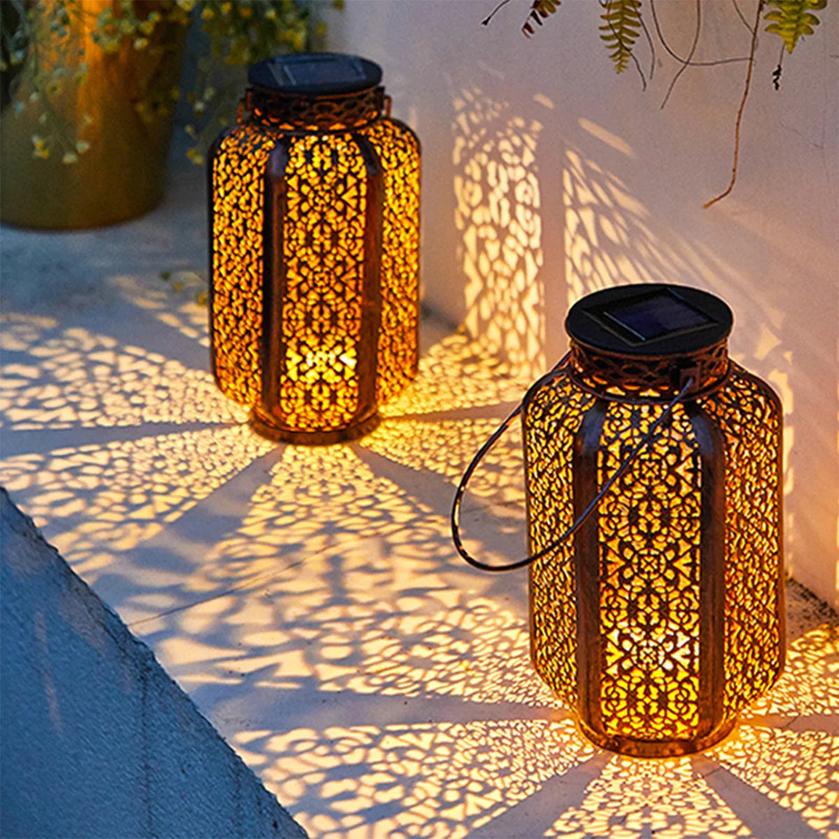 Moroccan-Style Iron Solar Lantern - Outdoor Decorative Hanging Light