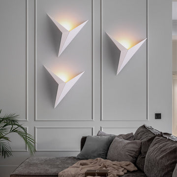 Modern Triangular LED Wall Light – Sleek Geometric Sconce for Ambient Lighting