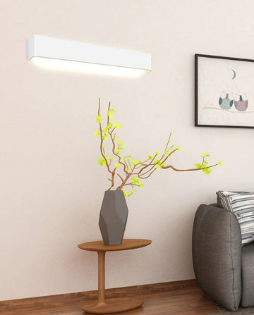 Modern LED Wall Light – Sleek Aluminium Sconce for Ambient Home Lighting