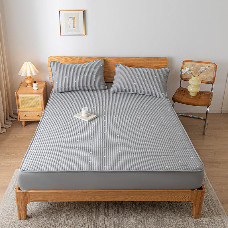 Mattress Protector | Quilted Fabric & Waterproof Layer | Quilted Texture | Bedroom Use