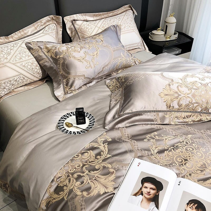 Duvet Cover Set | Egyptian Cotton & Satin | Intricate Damask Pattern | Bedroom Retreat