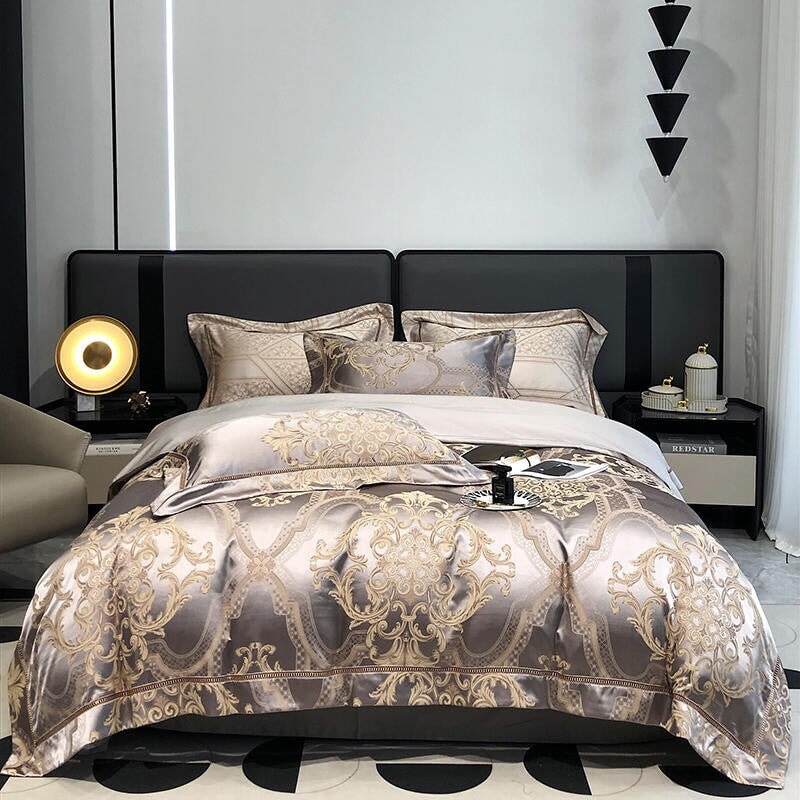Duvet Cover Set | Egyptian Cotton & Satin | Intricate Damask Pattern | Bedroom Retreat