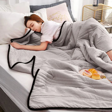Breathable Summer Cooling Blanket - Quilted Bamboo-Cotton Comfort
