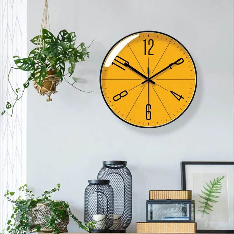 Nordic Style Quartz Wall Clock with Bold Numerals