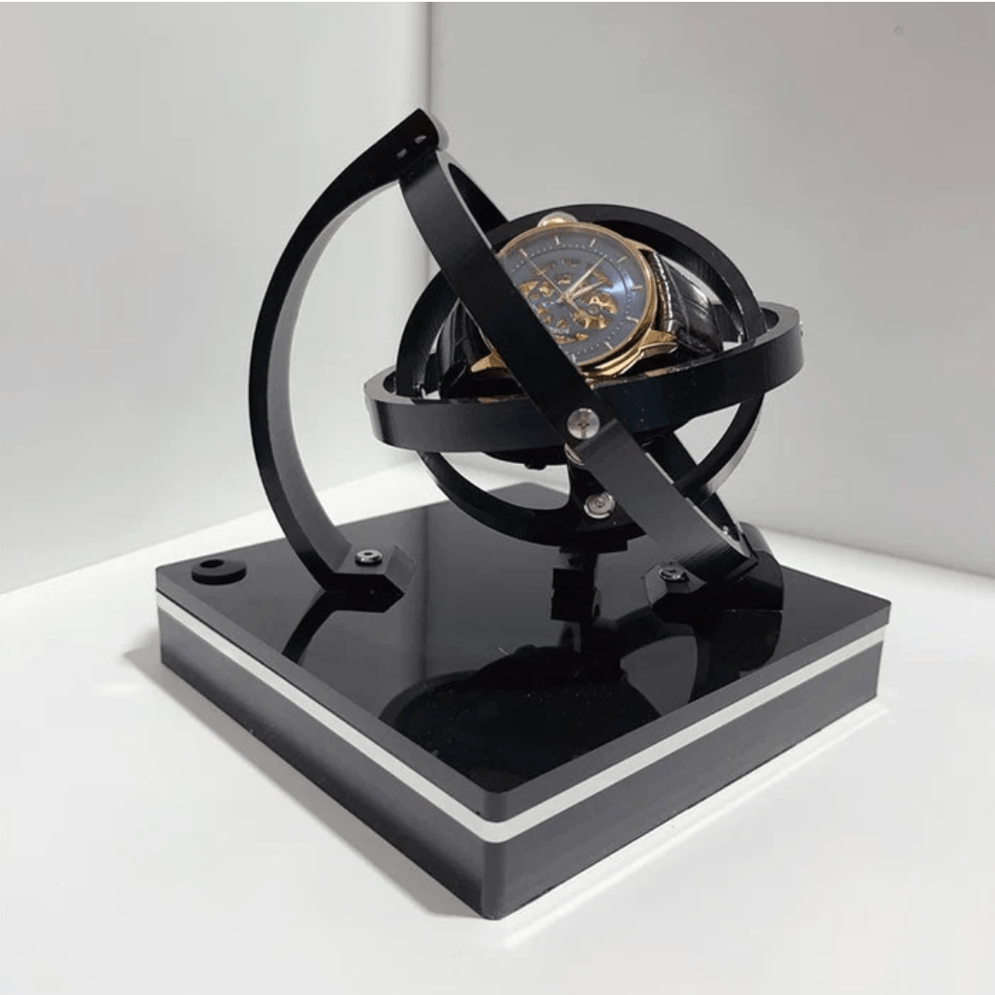Contemporary Automatic Watch Winder with Gyroscopic Display for Luxury Timepieces