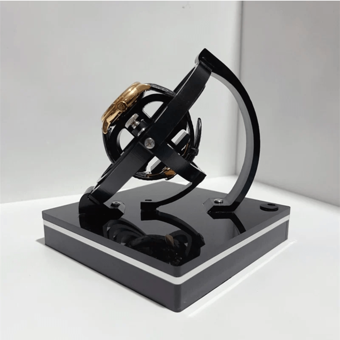 Contemporary Automatic Watch Winder with Gyroscopic Display for Luxury Timepieces